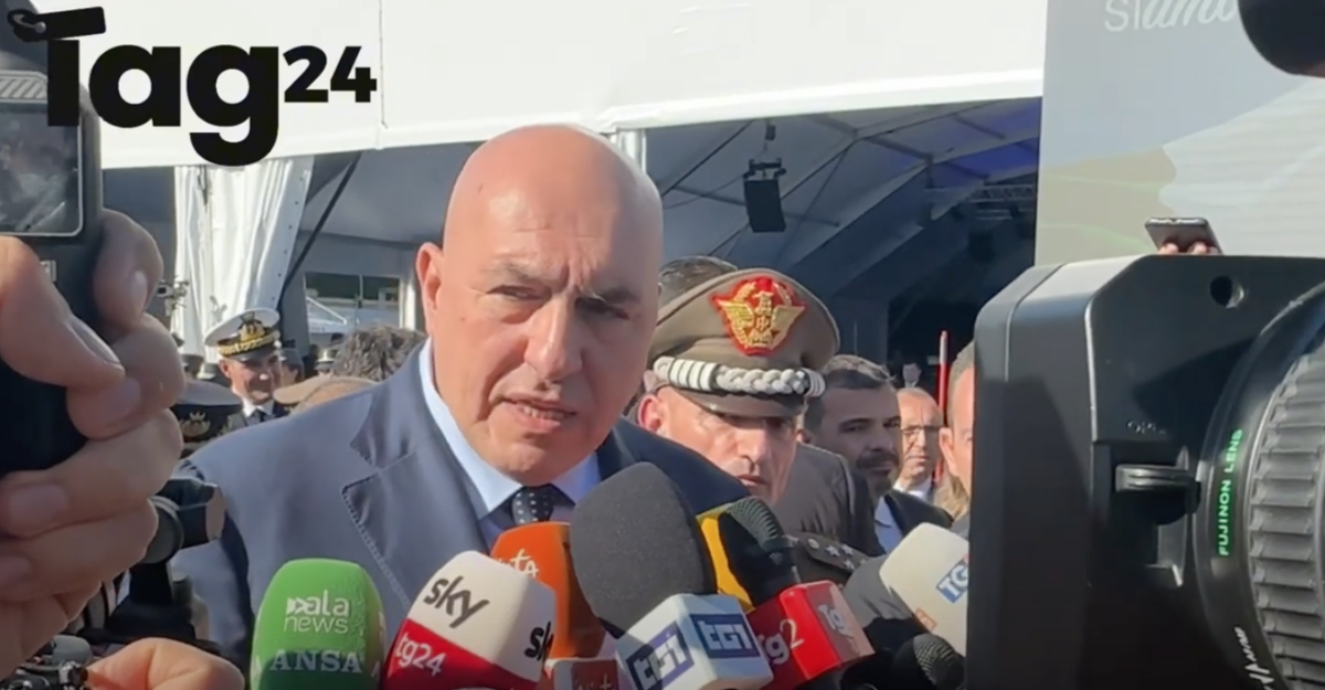 Inaugurazione Villaggio Difesa, il ministro Crosetto sulle due guerre in corso: "Israele abbasserà pressione su Gaza, preoccupa l'Ucraina"