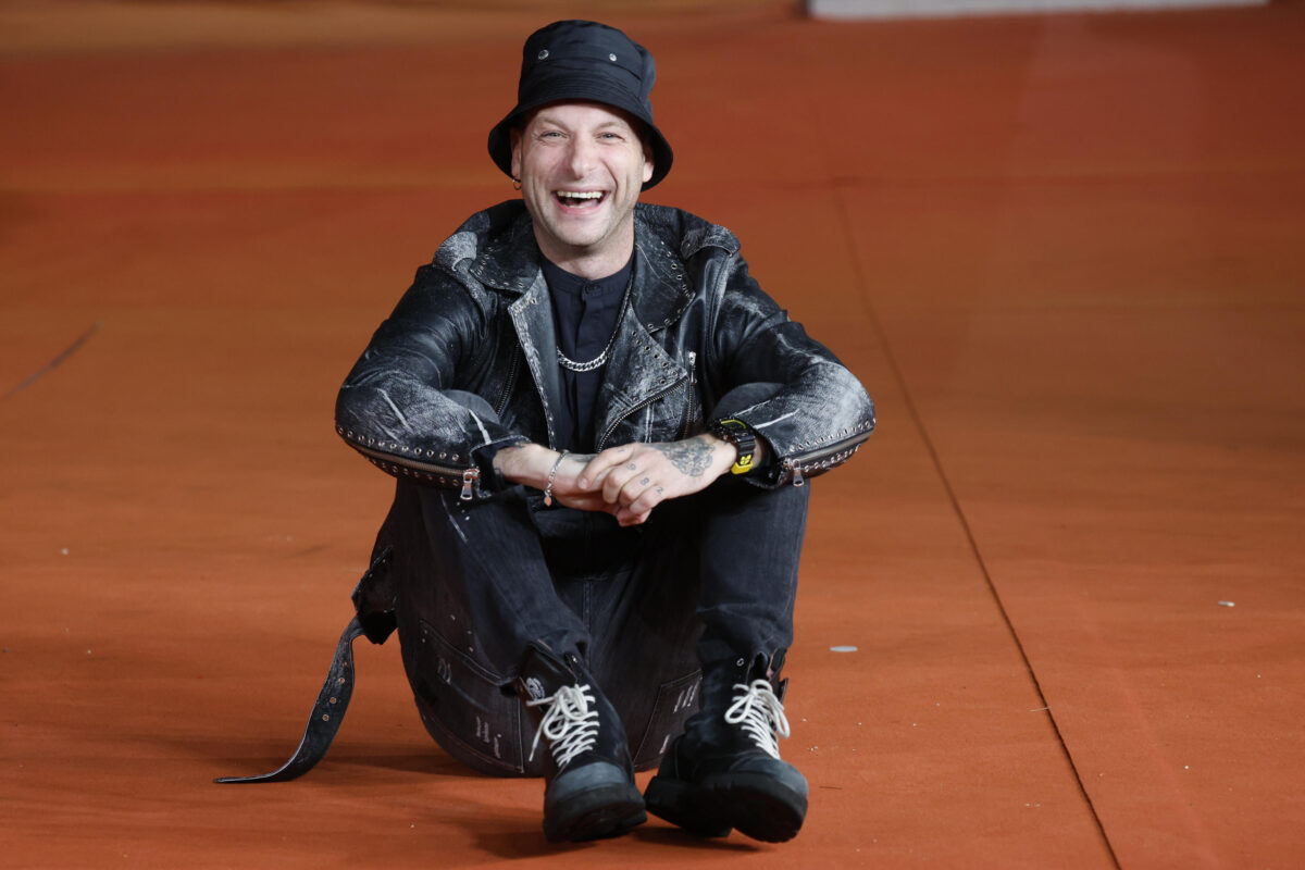 Clementino, torna in radio con "Parlo 'e te": il significato del brano in collaborazione con Ste