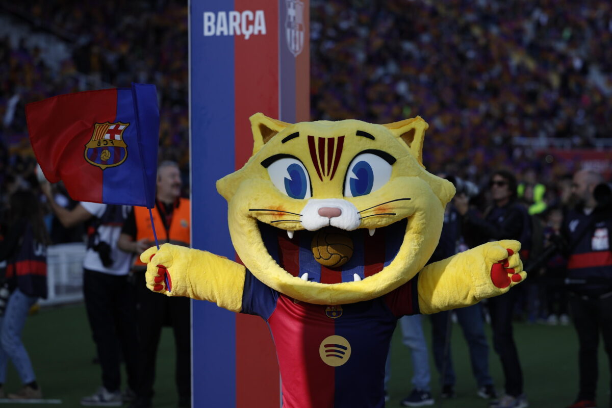 CAT: la mascotte che porta sfortuna al Barcellona