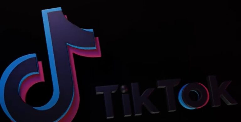 Tra i neologismi della Treccani inserite 5 nuove parole direttamente da TikTok: ecco quali