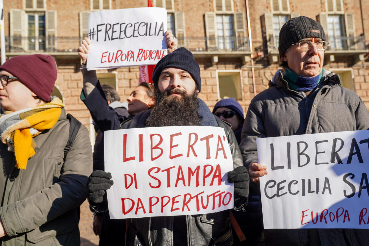 Detenzione immotivata e “tortura bianca”: il dramma silenzioso di Cecilia Sala in Iran